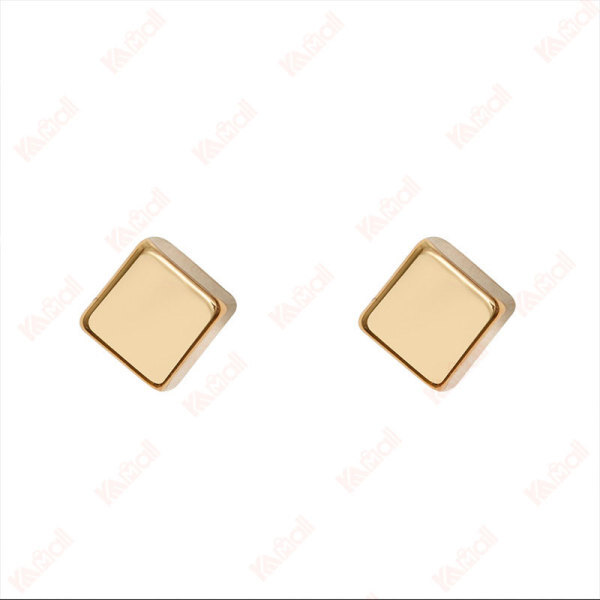 cutest gorgeous gold plated cube earrings
